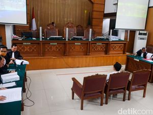 Jaksa di Tuntutan Ricky: Putri Ganti Baju Seksi demi Skenario Dilecehkan Yosua Jaksa di Tuntutan Ricky: Putri Ganti Baju Seksi demi Skenario Dilecehkan Yosua