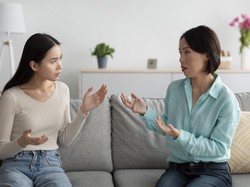 Wanita Ini Usir Ibu Mertua yang Paksa Anaknya Makan Jamur