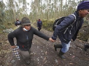 Warga di Lereng Gunung Berapi Ekuador Gelar Latihan Evakuasi