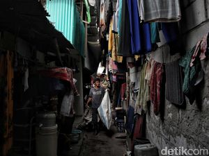 Jumlah Warga Miskin Ekstrem di DKI Melonjak: 95.668 Jiwa Per Maret 2022 Jumlah Warga Miskin Ekstrem di DKI Melonjak: 95.668 Jiwa Per Maret 2022