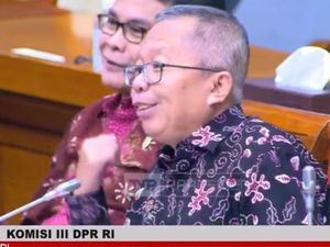 Arsul Sani Kutip Hadis Ingatkan Mahfud Jangan Marah-marah di Rapat DPR