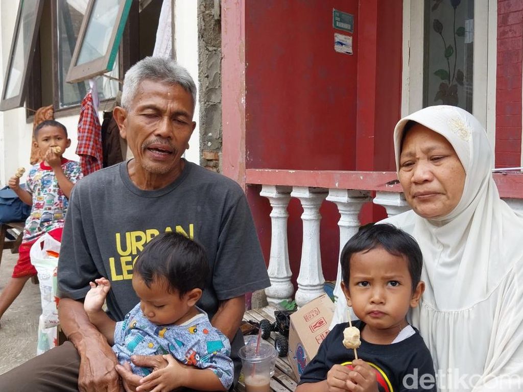 Kisah Pilu 2 Balita Tak Tahu Ibunya Wafat Jadi Korban Tragedi Kanjuruhan Kisah Pilu 2 Balita Tak Tahu Ibunya Wafat Jadi Korban Tragedi Kanjuruhan