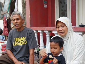 2 Balita Tak Tahu Ibunya Wafat Saat Tragedi Kanjuruhan Malah Di-PHP Pejabat 2 Balita Tak Tahu Ibunya Wafat Saat Tragedi Kanjuruhan Malah Di-PHP Pejabat