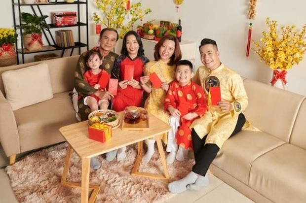 Berkumpul Dengan Keluarga Tradisi berkumpul dengan keluarga saat Imlek menjadi momen yang sangat dinantikan