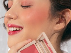 Rekomendasi Blush On untuk Kulit Sawo Matang yang Bikin Wajah Auto Segar