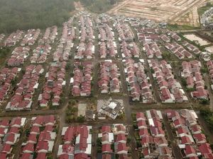 Jokowi Bangun 10,2 Juta Rumah Dalam 10 Tahun Jokowi Bangun 10,2 Juta Rumah Dalam 10 Tahun