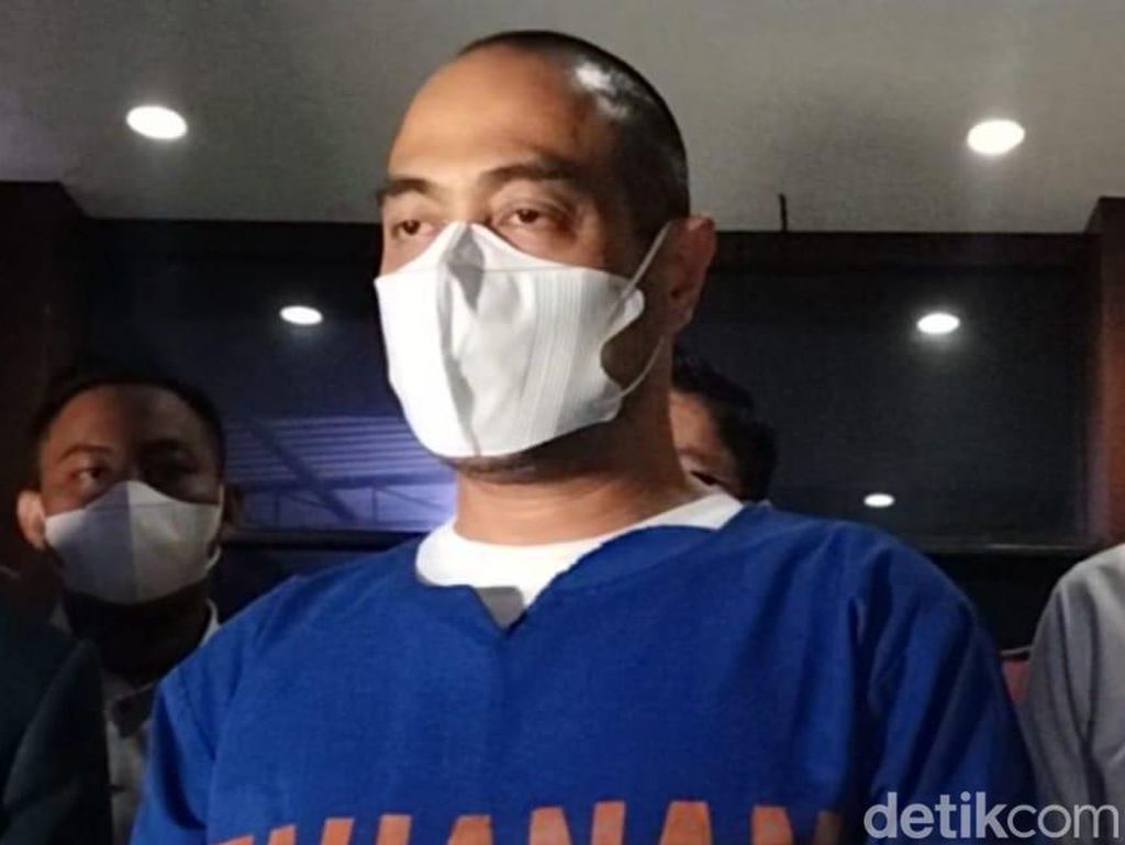 Pengacara: Bukan Mengancam, Ferry Irawan Hanya Bela Diri saat Disudutkan Pengacara: Bukan Mengancam, Ferry Irawan Hanya Bela Diri saat Disudutkan