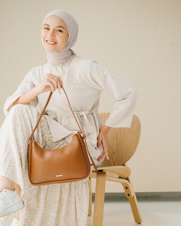 Flicka | Foto: Instagram | @flickabags Rekomendasi tas kerja dari brand lokal yang stylish dan berguna