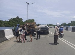 Pemotor Mabuk Tewas Usai Tabrak Truk Parkir di Jalan Ring Road Jayapura