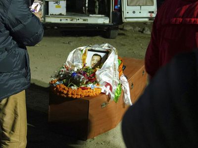Jenazah Korban Pesawat Jatuh di Nepal Diserahkan ke Keluarga