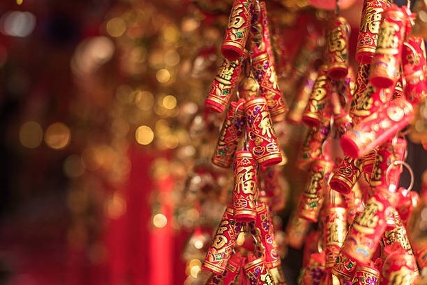 Kembang Api Perayaan Imlek semakin meriah dengan pesta kembang api dan petasan