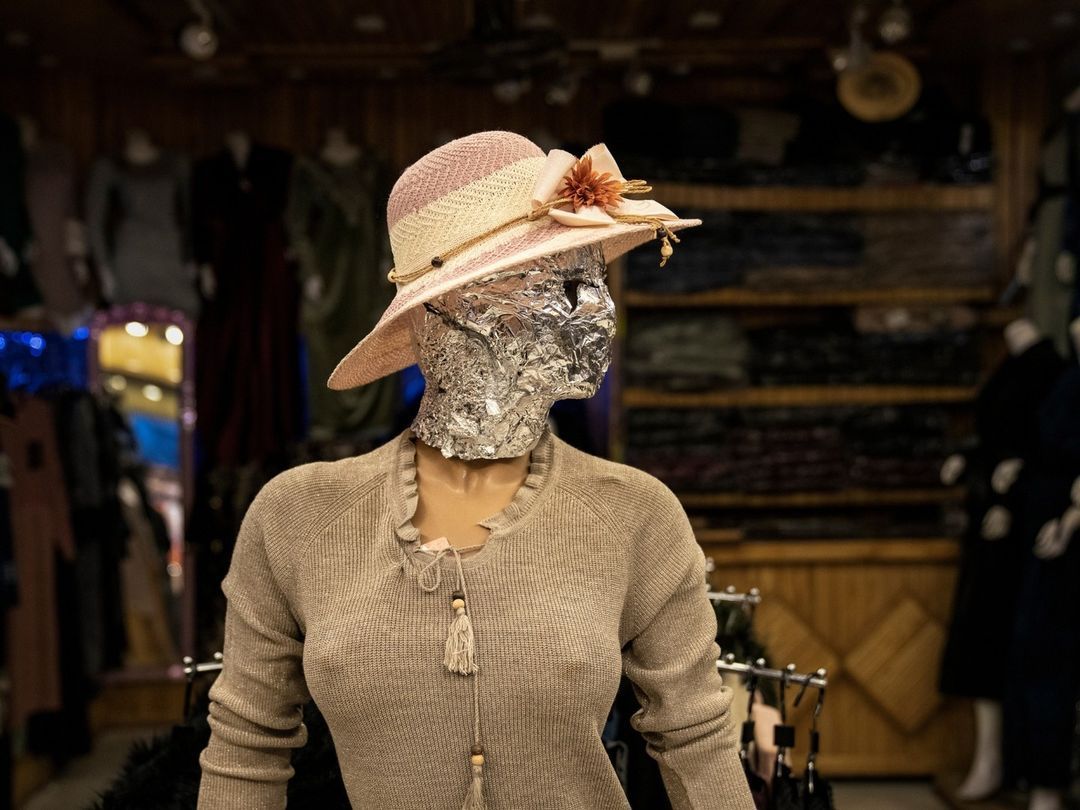 Kepala Manekin di Toko Pakaian Afghanistan Ditutupi Kain dan Plastik, Ada Apa?