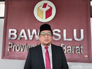 Pencalonan Komeng dan Aceng Fikri Dilanjutkan untuk DPD RI Pencalonan Komeng dan Aceng Fikri Dilanjutkan untuk DPD RI