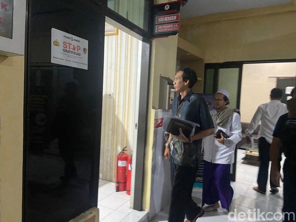Penampakan Kiai Jember Tersangka Cabul Sebelum Ditahan Polisi