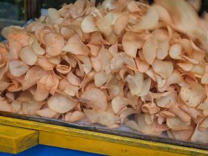 Keren! Mantan Kuli Ini Jadi Bos Keripik Singkong Omzet Jutaan Rupiah