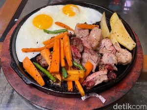 Empuk Juicy! Daging Kambing Bakar Hot Plate Ini Lagi Viral di Bandung Empuk Juicy! Daging Kambing Bakar Hot Plate Ini Lagi Viral di Bandung
