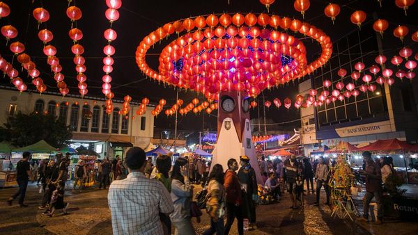 Cantiknya Pasar Gede Solo Berhias Lampion