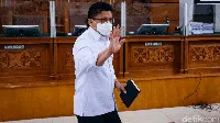 Lirikan dan Lambaian Tangan Ferdy Sambo Jelang Sidang Tuntutan