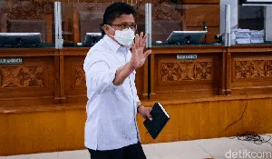Lirikan dan Lambaian Tangan Ferdy Sambo Jelang Sidang Tuntutan