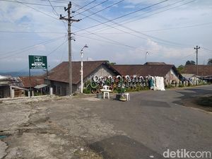 Melihat Lokasi Pemotor Viral Nyangkut di Atap Rumah Magelang dari Maps