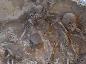 Potret Penemuan Makam-Perunggu 20 Abad dari Peradaban Misterius di Siberia Potret Penemuan Makam-Perunggu 20 Abad dari Peradaban Misterius di Siberia