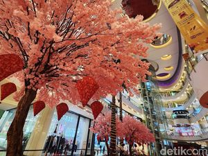 Semarak Imlek di Pusat Perbelanjaan