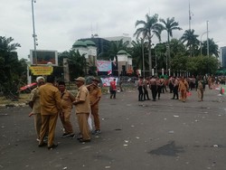 Demo Kades di Depan Gedung DPR Bubar Usai Tuntutan Diterima