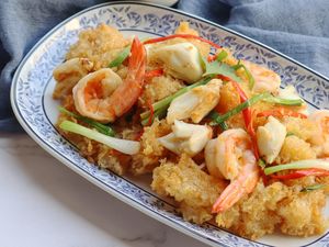 Resep Tumis Perut Ikan dengan Kepiting dan Udang yang Spesial Rasanya