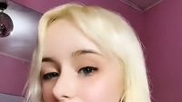 8 Foto Bule Barbie dari Jerman yang Viral Fasih Bahasa Sunda
