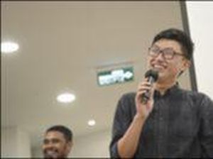 Terbuka Pemilunya, Tertutup Partainya