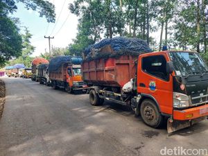 Warga Bandung, Mulai Hari Ini Pembuangan Sampah ke Sarimukti Dibatasi! Warga Bandung, Mulai Hari Ini Pembuangan Sampah ke Sarimukti Dibatasi!