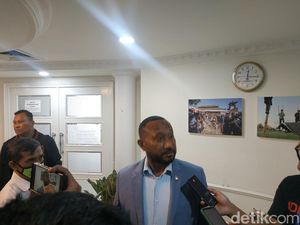 Legislator DPR Usul Operasi Spionase Bebaskan Pilot Susi Air Legislator DPR Usul Operasi Spionase Bebaskan Pilot Susi Air