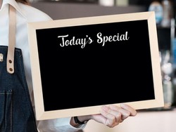 5 Tanda Menu Spesial di Restoran Tak Perlu Dicoba Menurut Chef