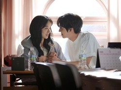 Ahn Hyo Seop dan Jeon Yeo Been Berperan Ganda di Drakor A Time Called You