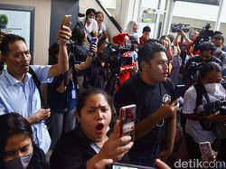 Hakim Usir Penggemar Eliezer yang Ricuh di Sidang Tuntutan