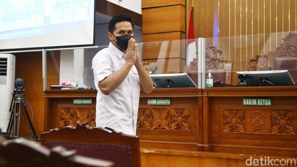 Ekspresi Richard Eliezer yang Dituntut 12 Tahun Penjara