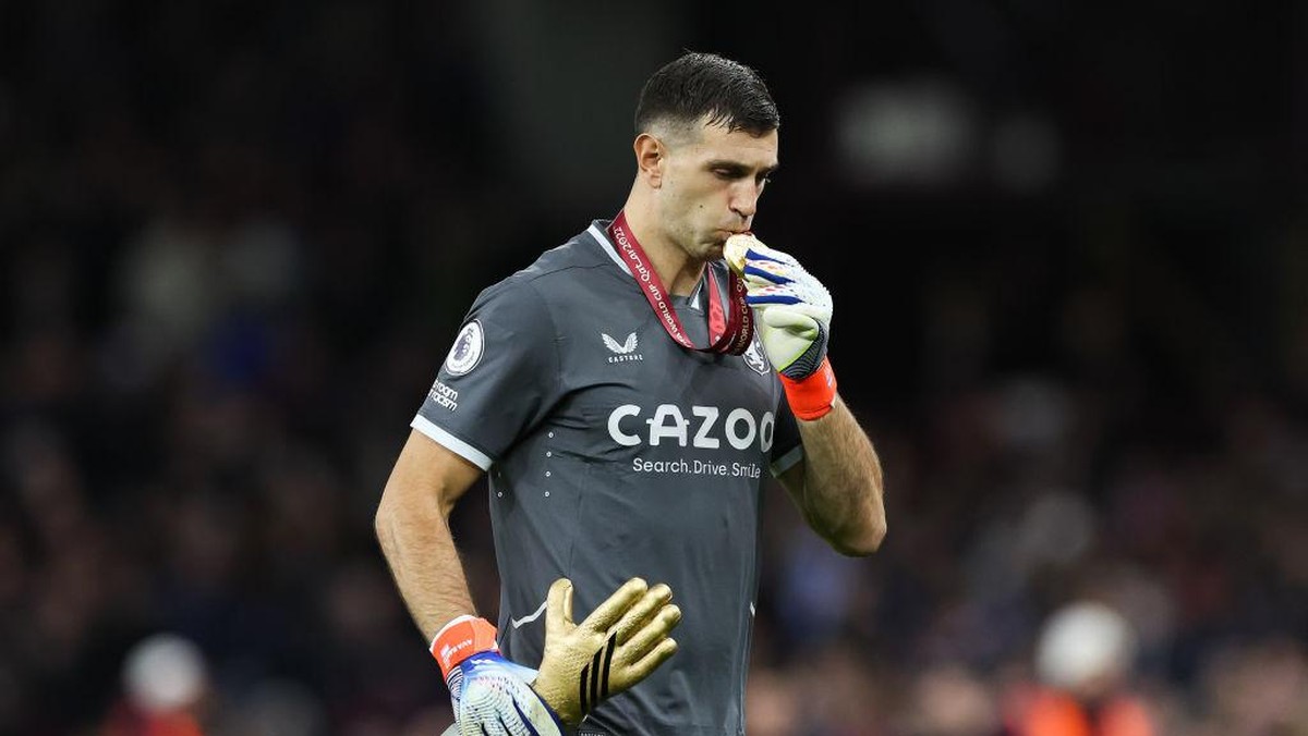Emiliano Martinez dianggap kayak bocah (Getty Images/Alex Livesey - Danehouse)
