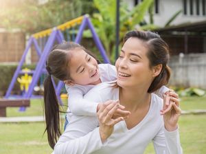 Kecerdasan Anak Diturunkan dari Gen Ibu, Benar atau Tidak?