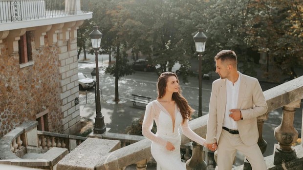 Manfaat berpegangan tangan bagi pasangan yang bertengkar