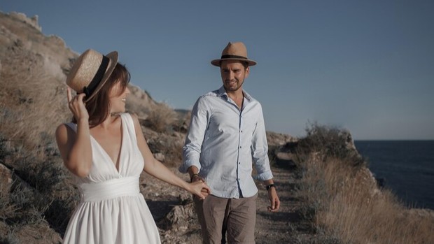 Manfaat berpegangan tangan bagi pasangan yang bertengkar