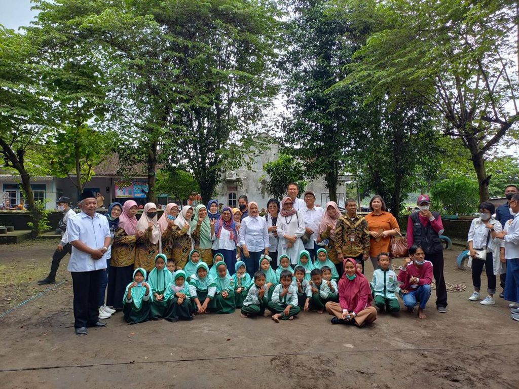 Iriana Jokowi Kunjungi Klaten, Mampir ke Kampung Dolanan-Umbul Manten