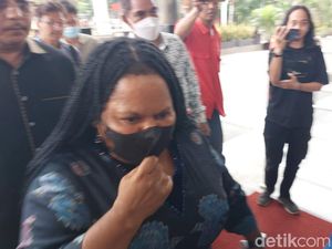 Istri Lukas Enembe Surati KPK Minta Tak Jadi Saksi di Kasus Suaminya Istri Lukas Enembe Surati KPK Minta Tak Jadi Saksi di Kasus Suaminya