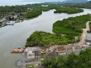 Proyek Jembatan Disebut Tak Berizin, Bupati Lombok Barat Angkat Suara