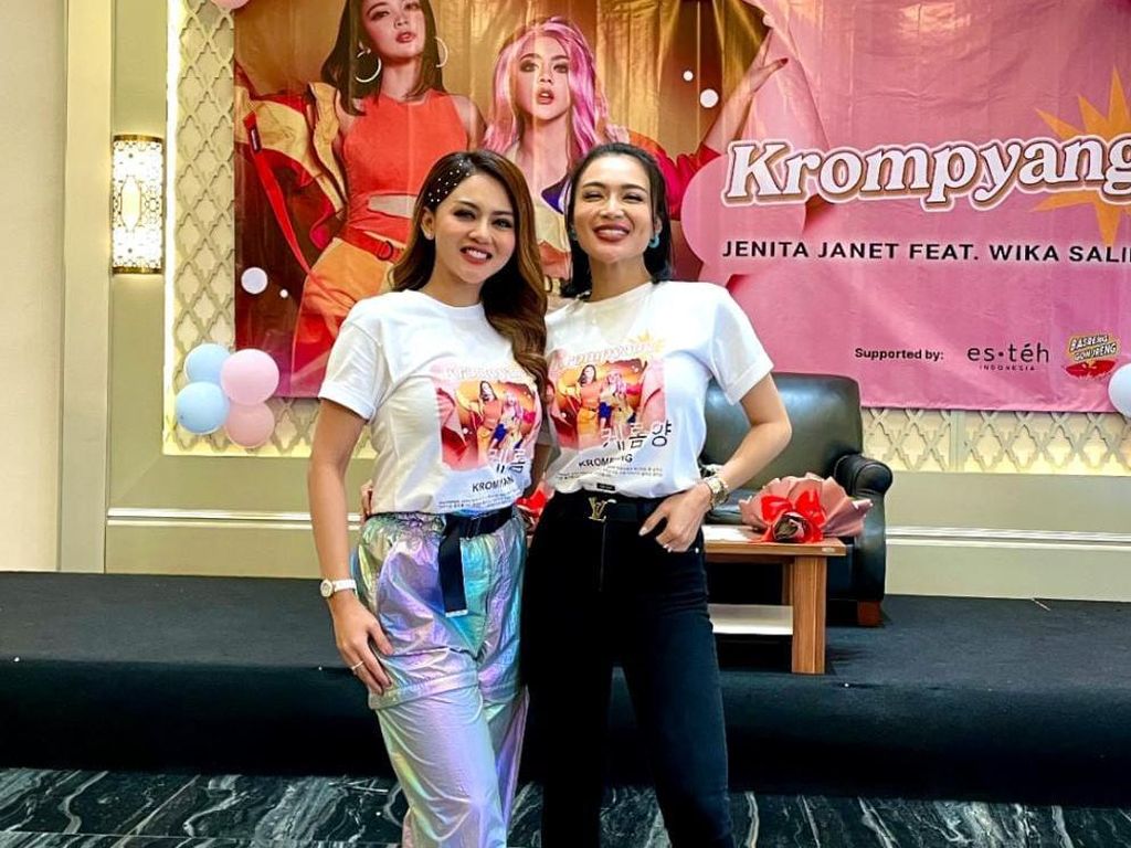 Duet Bareng Wika Salim, Jenita Janet Bikin Lagu Krompyang Duet Bareng Wika Salim, Jenita Janet Bikin Lagu Krompyang