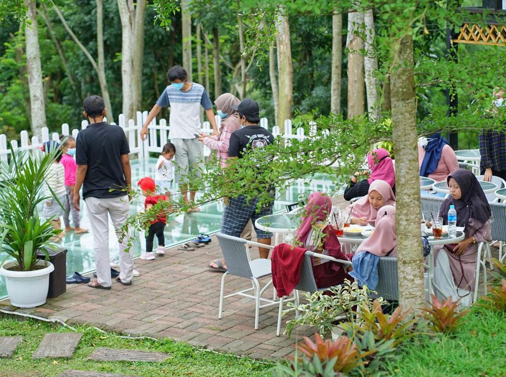 Sederet Kafe Ramah Anak di Malang yang Nyaman dan Asri Sederet Kafe Ramah Anak di Malang yang Nyaman dan Asri
