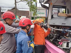 Kecelakaan Beruntun 4 Mobil Terjadi di Mertoyudan Magelang