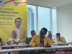 Ridwan Kamil Ungkap Alasan Berlabuh ke Golkar: Partai Tengah Ridwan Kamil Ungkap Alasan Berlabuh ke Golkar: Partai Tengah