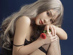 Jawaban Stephen Chow Usai Model Taiwan Ingin Berikan Pakaian Dalamnya