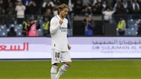 Kontrak Luka Modric dengan Madrid selesai akhir bulan ini. Pemain Kroasia itu disebut akan merapat ke Al Ahly. (Foto: Hussein Malla/AP)