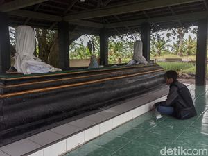 Ada Temuan Artefak Kuno di Sekitar Makam Panjang 6 Meter di Demak